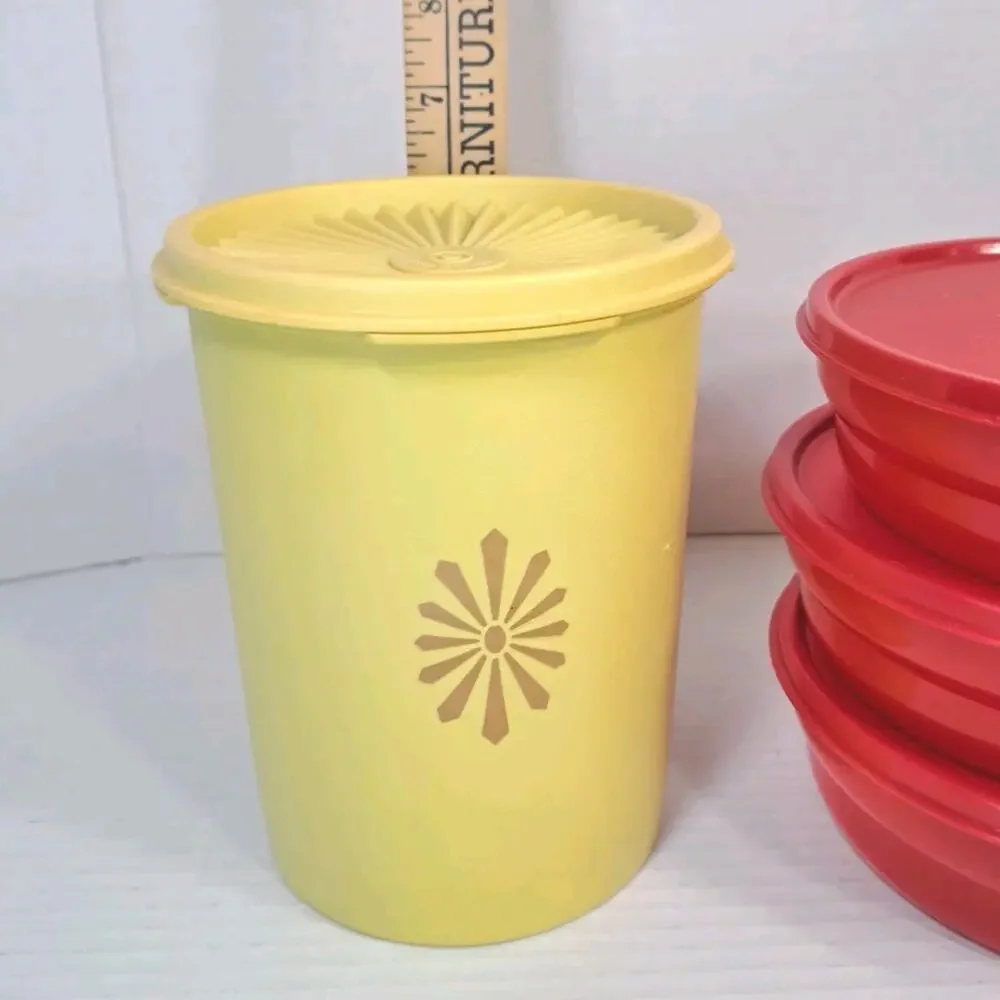 Tupperware Lot of 4 Retro Storage Containers Vtg Collectible 811-6 & 3x 2415B-4